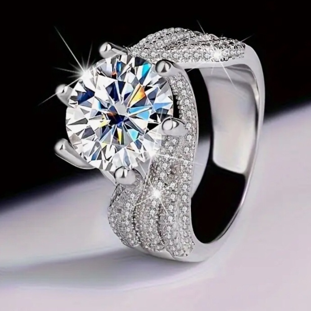 Stunning 5 Carat Moissanite Ring S925 Adjustable Size